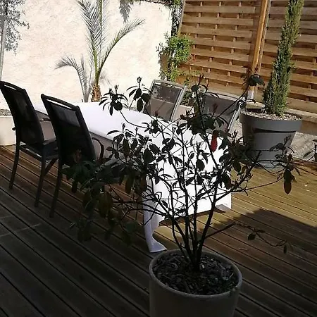 Les Penates Terrasse Apartament